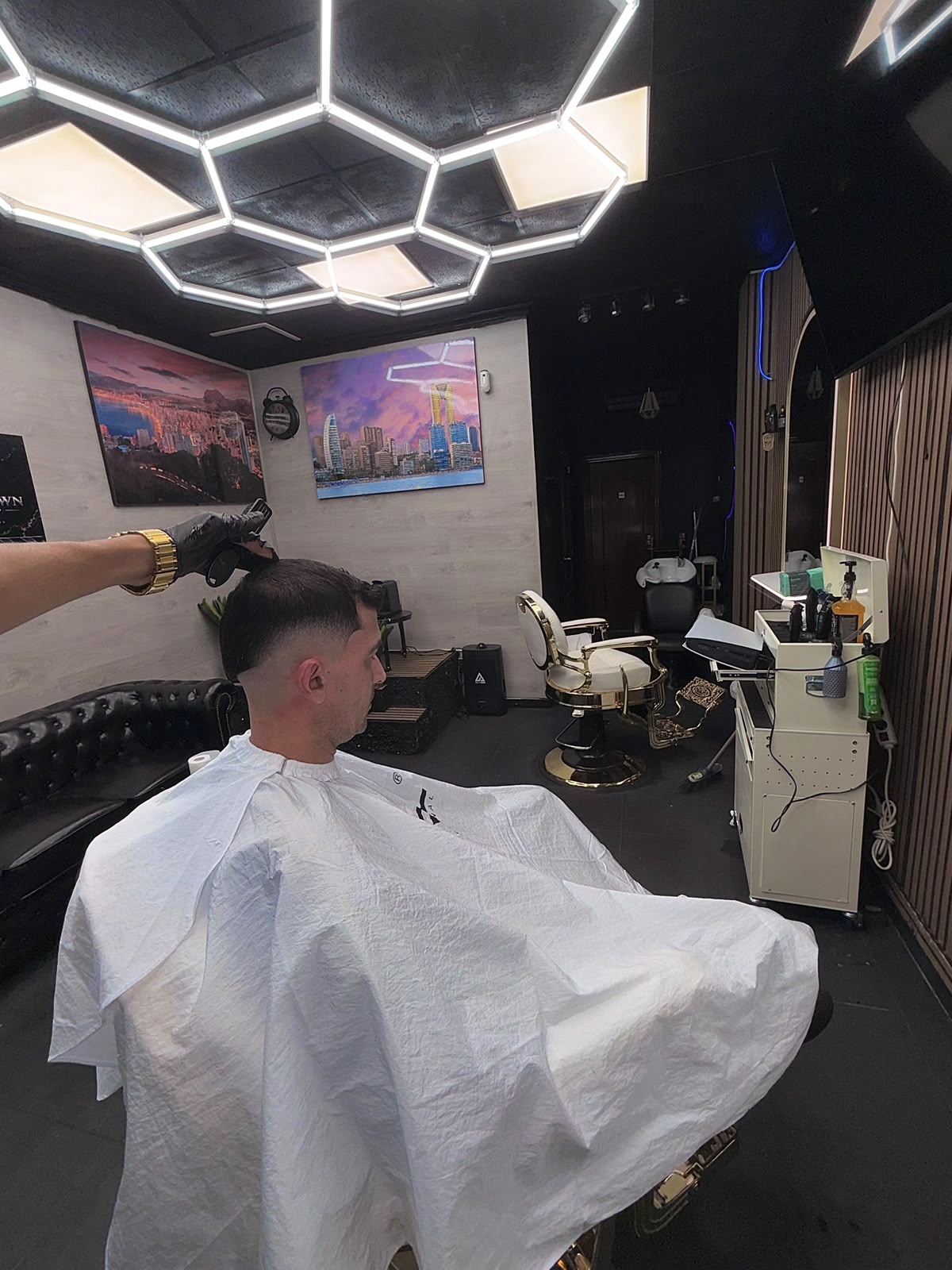 Corte en Black Crown Barbershop